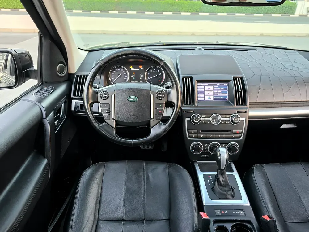Full Service History ( Al Tayer ) Land Rover LR2 HSE 2013 GCC Spec ( Single Owner - Accident Free ) - Image 11