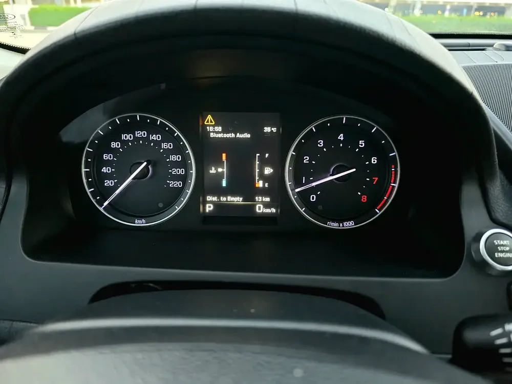 Full Service History ( Al Tayer ) Land Rover LR2 HSE 2013 GCC Spec ( Single Owner - Accident Free ) - Image 16