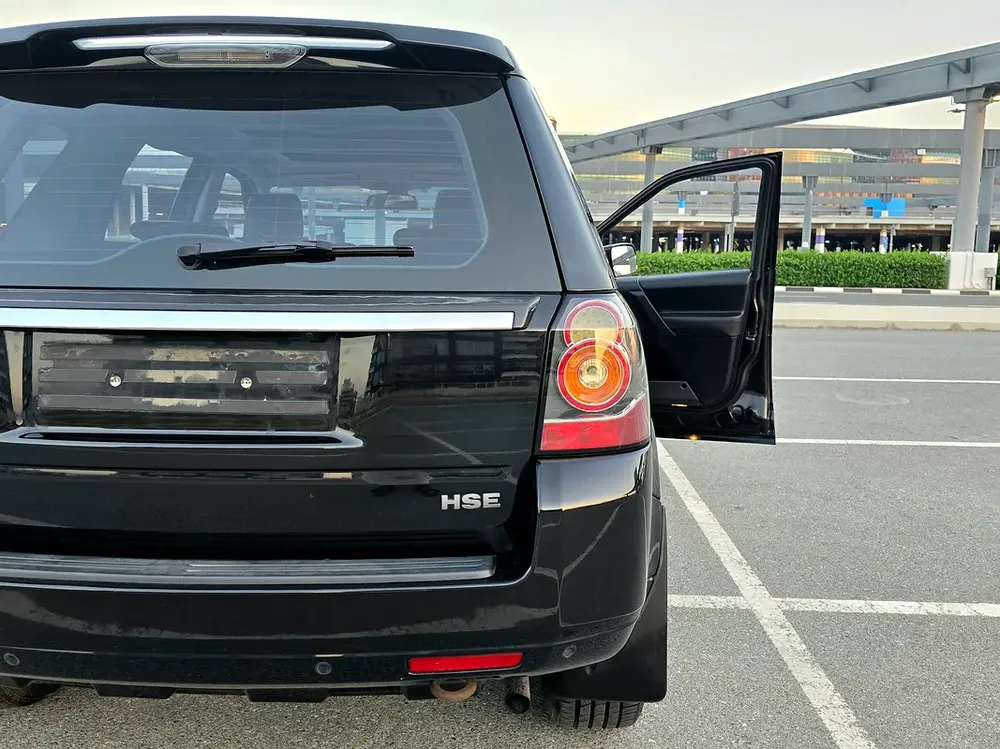 Full Service History ( Al Tayer ) Land Rover LR2 HSE 2013 GCC Spec ( Single Owner - Accident Free ) - Image 6