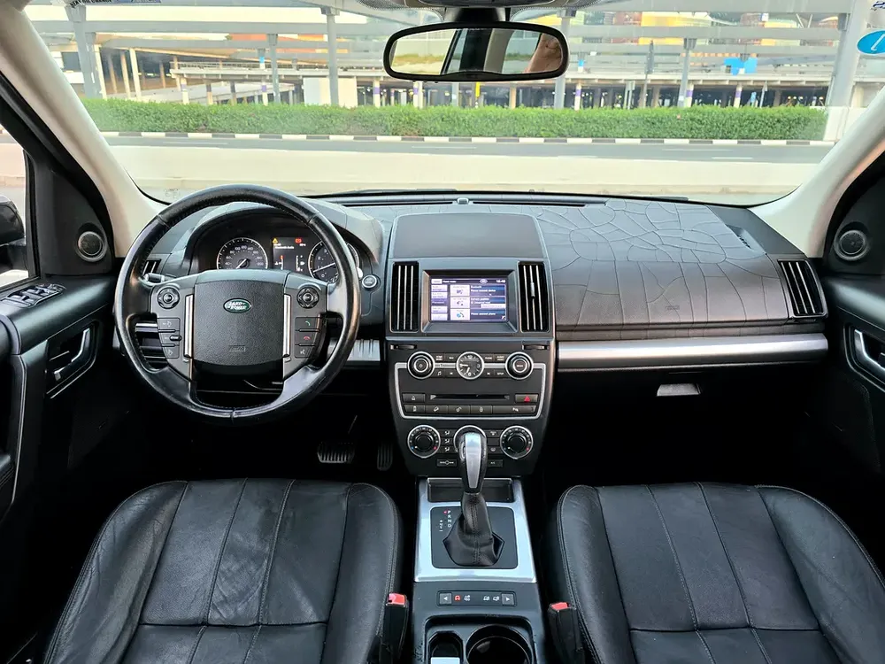 Full Service History ( Al Tayer ) Land Rover LR2 HSE 2013 GCC Spec ( Single Owner - Accident Free ) - Image 8