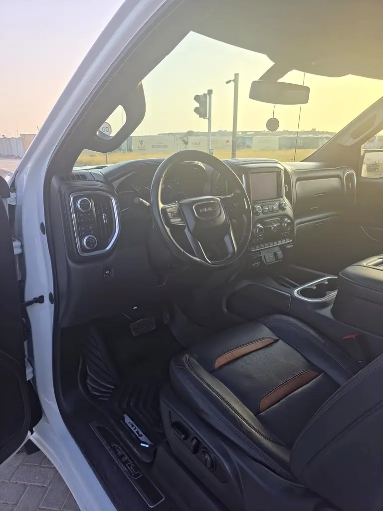 GMC Sierra AT4 2021 GCC Specs - Image 10