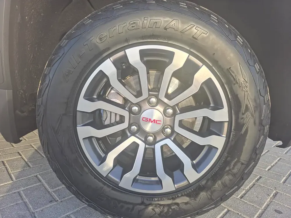 GMC Sierra AT4 2021 GCC Specs - Image 12