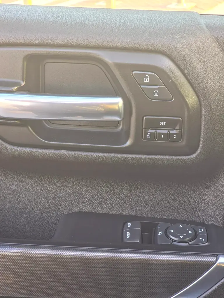 GMC Sierra AT4 2021 GCC Specs - Image 13