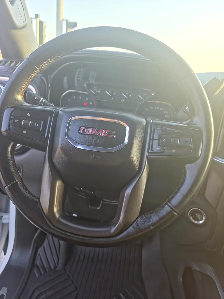 GMC Sierra AT4 2021 GCC Specs - Image 18