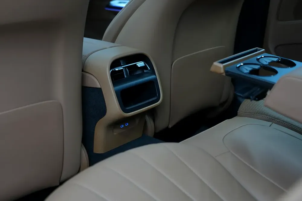 Summer Offer | Mercedes-Benz E 300 | 2026 GCC 0km | Agency Warranty | AMG Sports Package - Image 17