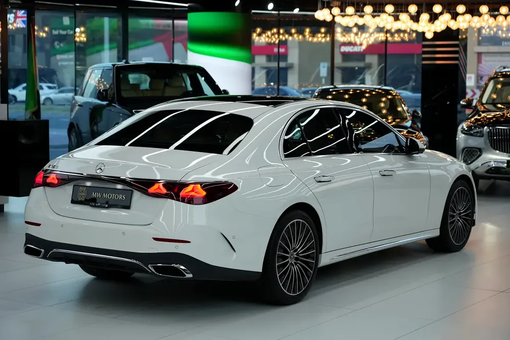 Summer Offer | Mercedes-Benz E 300 | 2026 GCC 0km | Agency Warranty | AMG Sports Package - Image 4