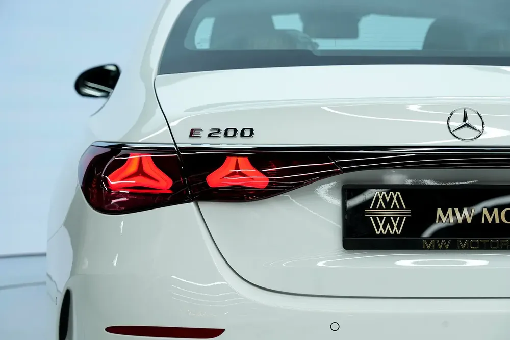 Summer Offer | Mercedes-Benz E 300 | 2026 GCC 0km | Agency Warranty | AMG Sports Package - Image 6