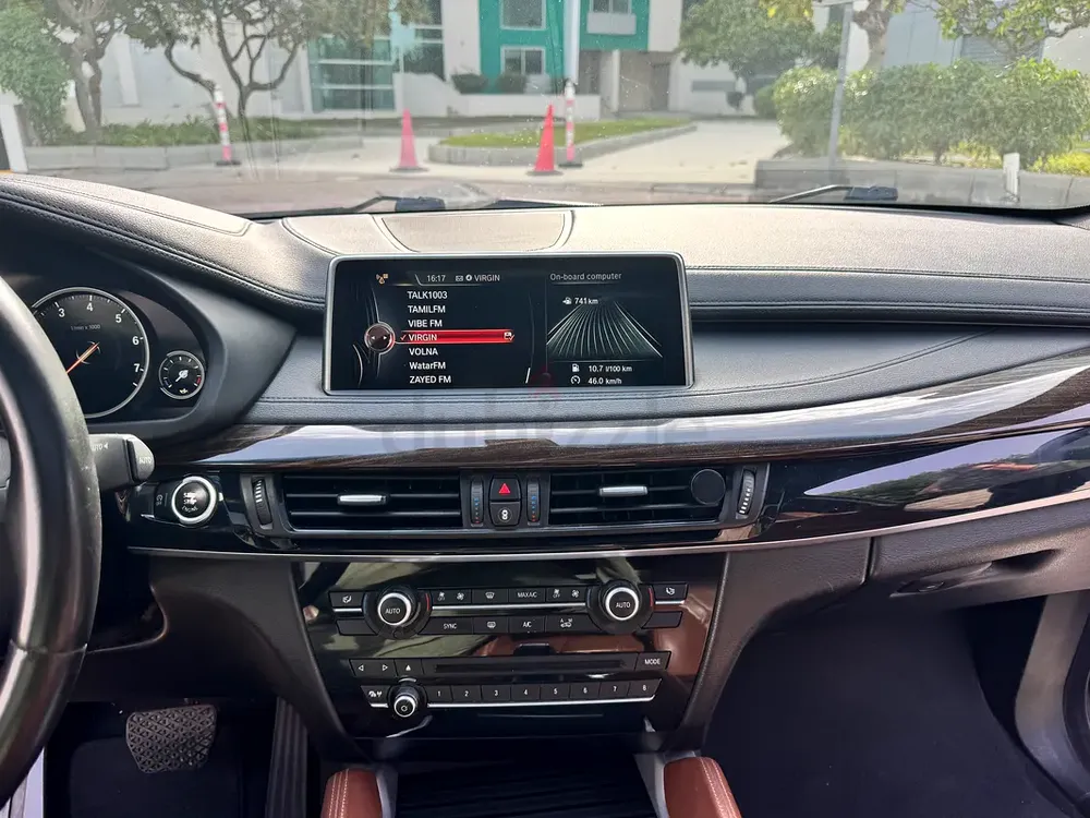 BMW X6 xDrive35i 2015 | GCC Specs | Well Maintained - Image 8
