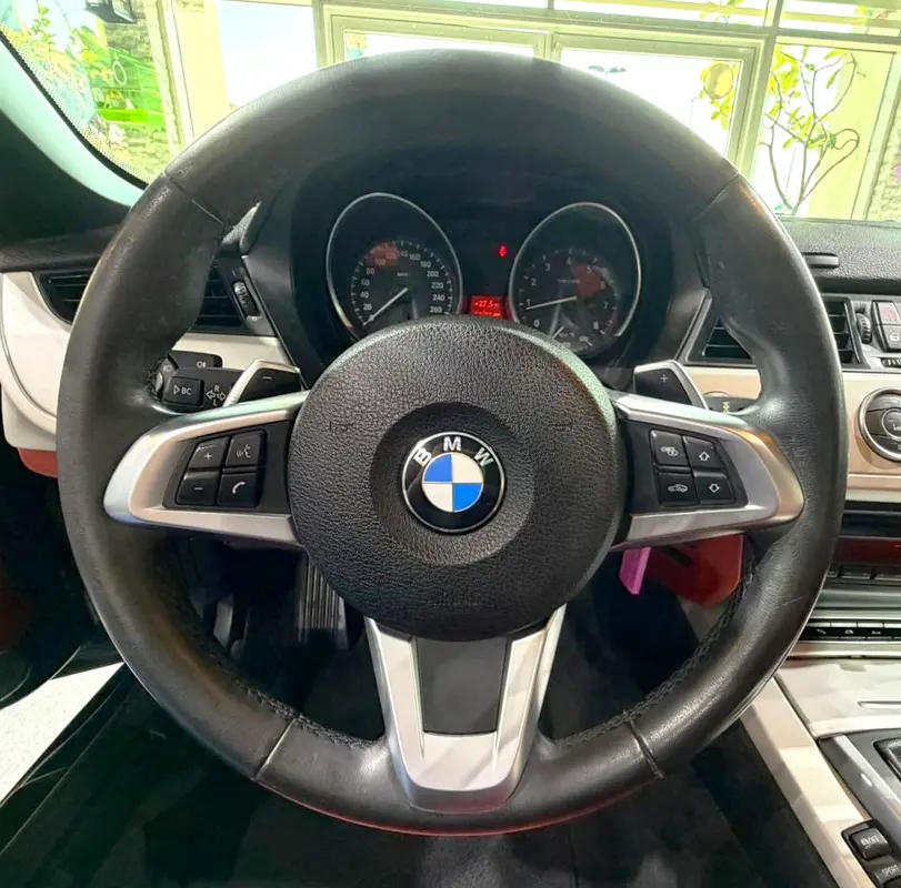 Z4 Roadster . GCC Specs . Excellent Condition - Image 10