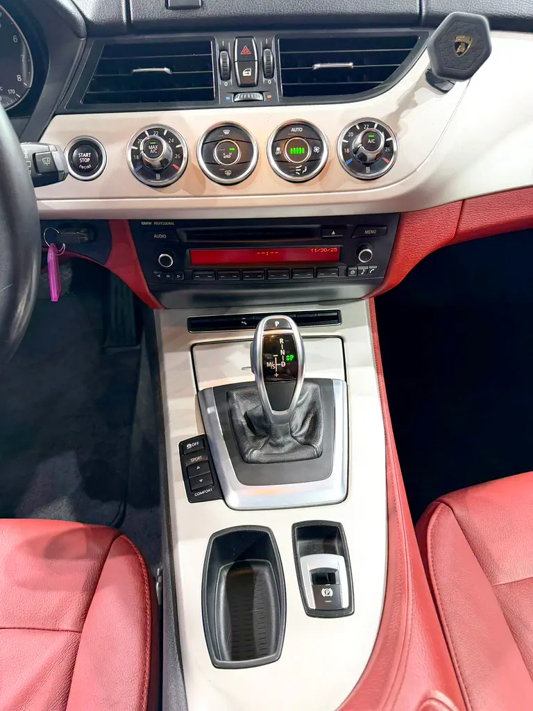 Z4 Roadster . GCC Specs . Excellent Condition - Image 11