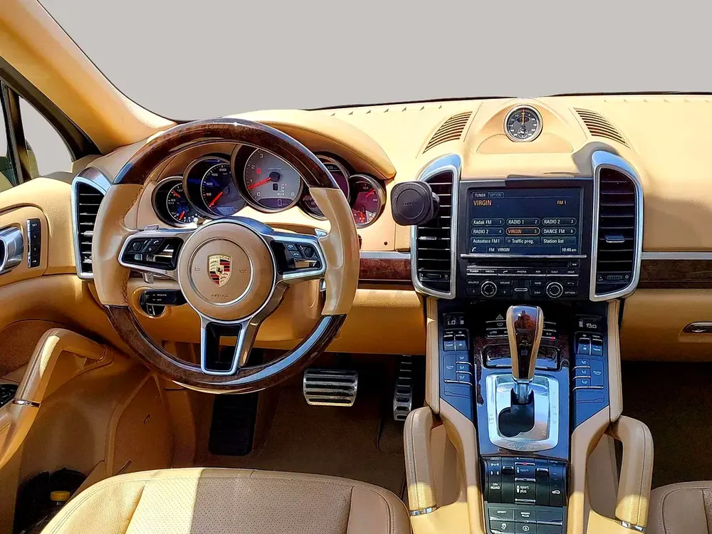 AED 2429/month | 2016 Porsche Cayenne  | GCC Specs | Ref#475703 - Image 10