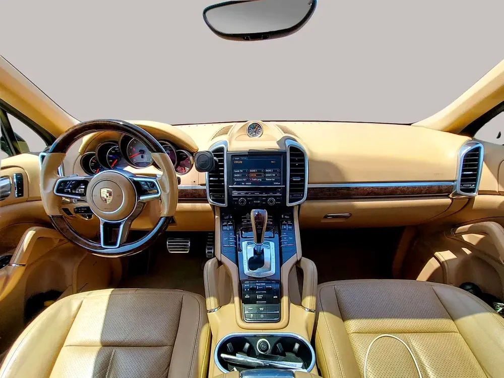 AED 2429/month | 2016 Porsche Cayenne  | GCC Specs | Ref#475703 - Image 9