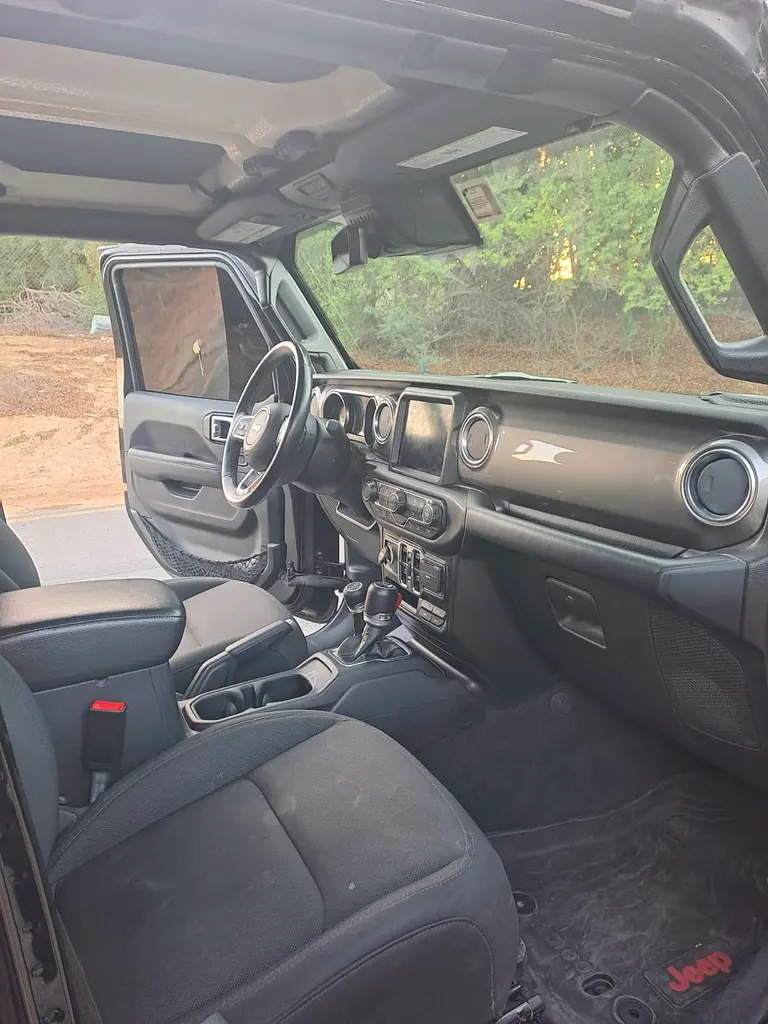 JEEP GLADIATOR OVERLAND 2020 V6 AUTOMATIC US FULL OPTION VERY CLEAN CAR - Image 13