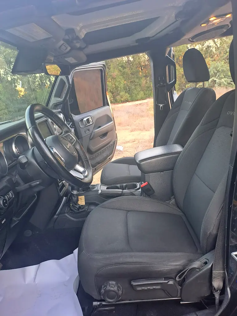 JEEP GLADIATOR OVERLAND 2020 V6 AUTOMATIC US FULL OPTION VERY CLEAN CAR - Image 14
