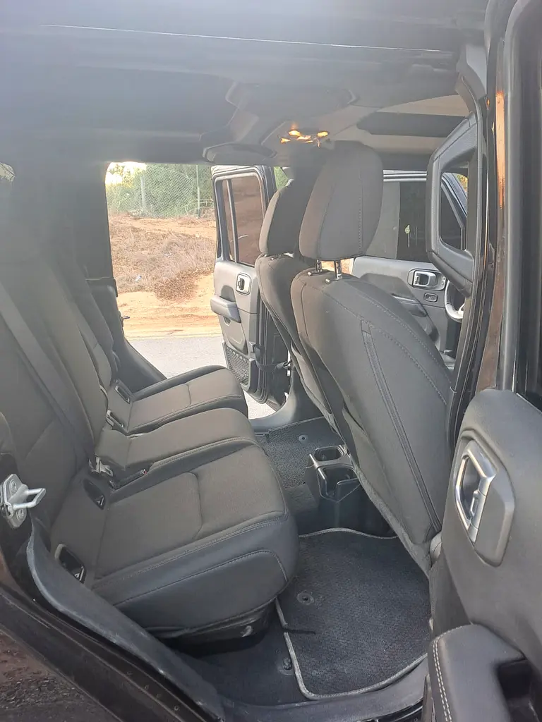 JEEP GLADIATOR OVERLAND 2020 V6 AUTOMATIC US FULL OPTION VERY CLEAN CAR - Image 15