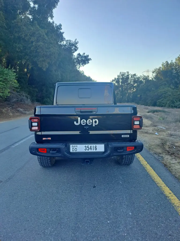 JEEP GLADIATOR OVERLAND 2020 V6 AUTOMATIC US FULL OPTION VERY CLEAN CAR - Image 4