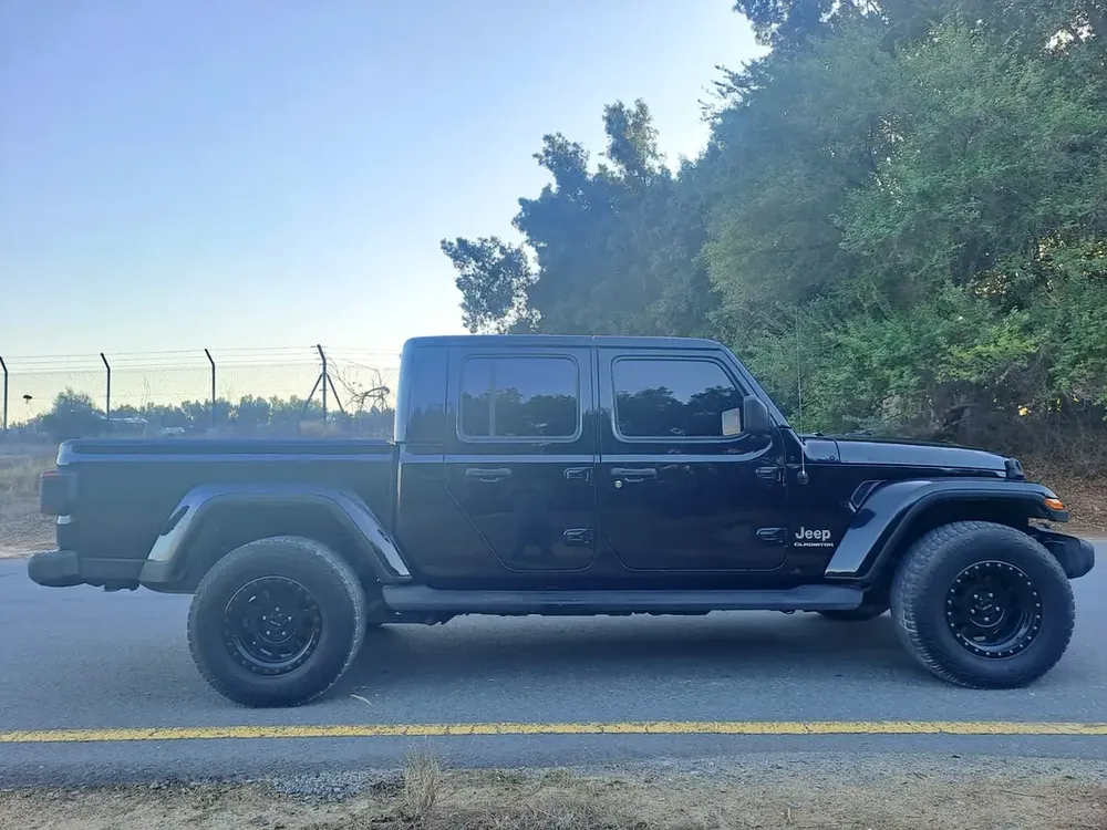 JEEP GLADIATOR OVERLAND 2020 V6 AUTOMATIC US FULL OPTION VERY CLEAN CAR - Image 7