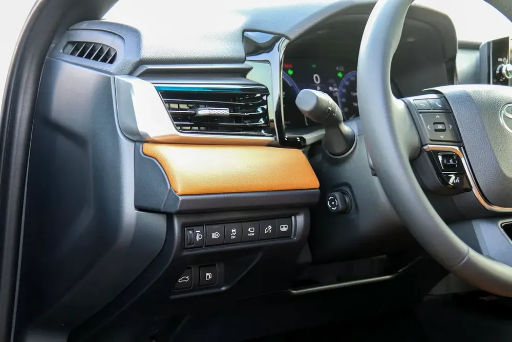 CAMRY HYBRID G GRADE FULL 2025 - For Export - Image 7
