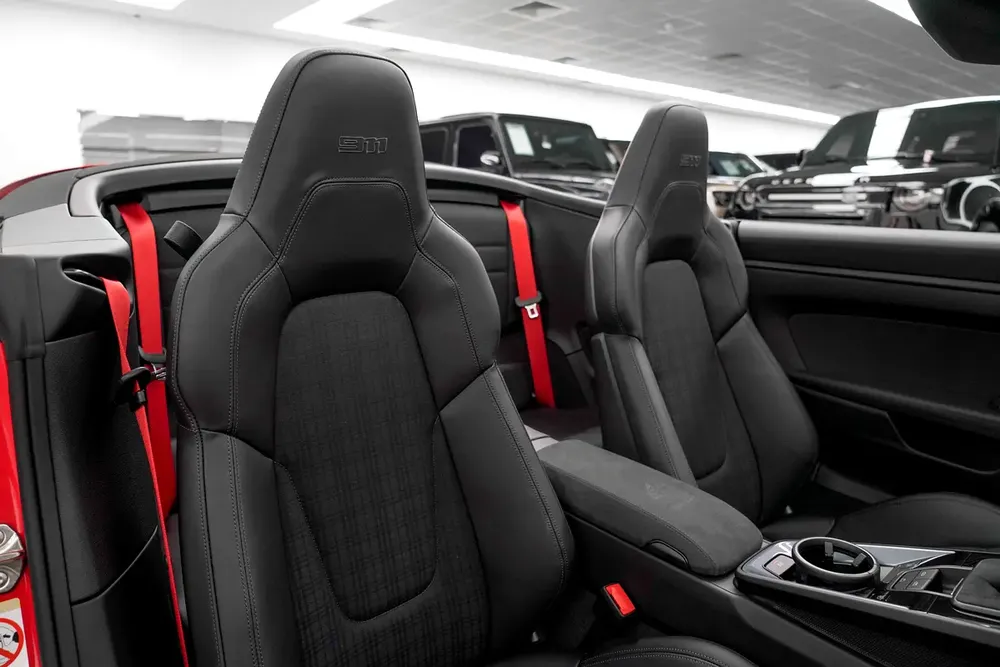 2025 BRAND NEW PORSCHE 911 CARRERA T / GCC / BURMESTER / DEALER WARRANTY - Image 13