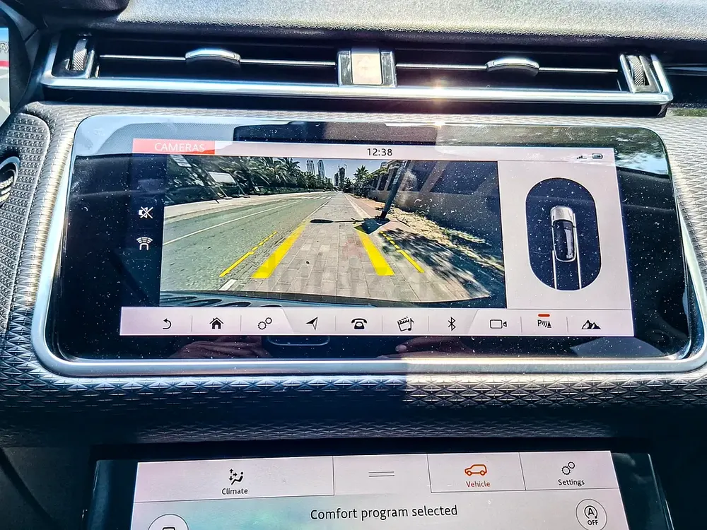 AED 2001/month | 2018 Land Rover Range Rover Velar P380 SE | GCC Specs | Ref#460198 - Image 13