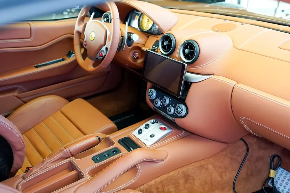 599 GTB | CABRON INTERIOR | CARBON EXTERIOR - Image 14