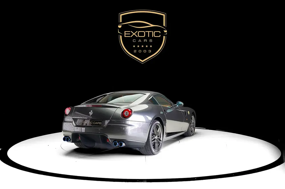 599 GTB | CABRON INTERIOR | CARBON EXTERIOR - Image 4
