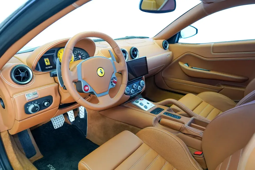 599 GTB | CABRON INTERIOR | CARBON EXTERIOR - Image 8