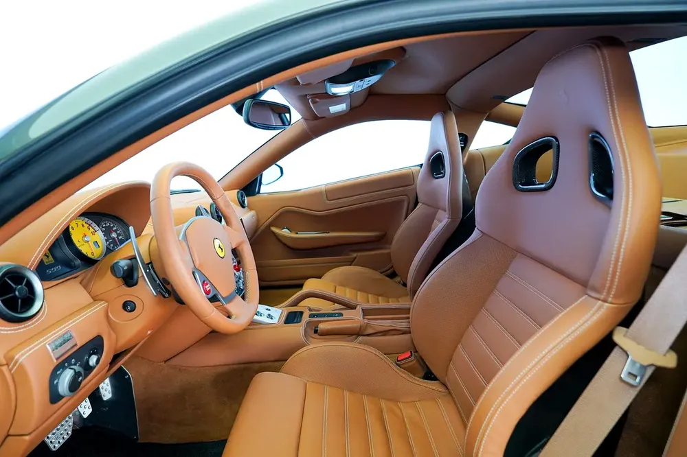 599 GTB | CABRON INTERIOR | CARBON EXTERIOR - Image 9
