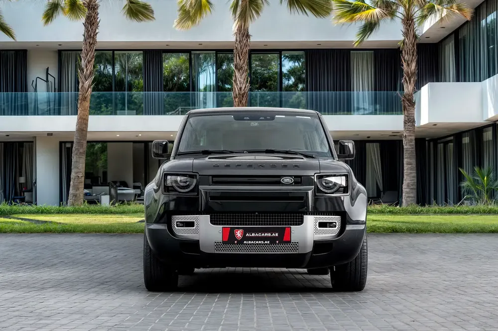 4,700 P.M |  Defender 130 SE | 0% Downpayment | LR Warranty +S/Contract! - Image 4