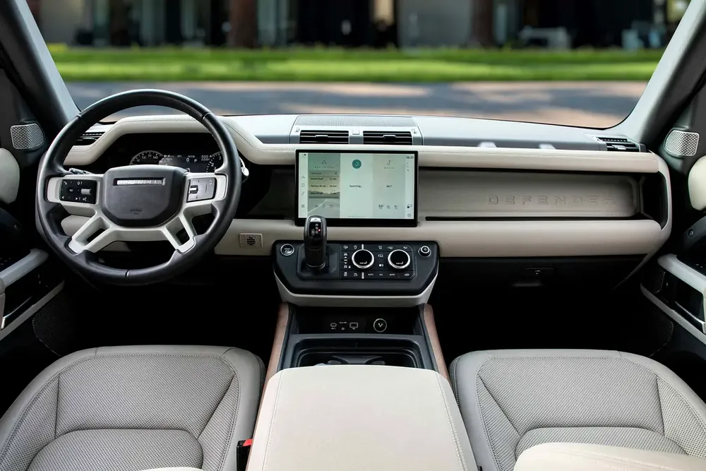 4,700 P.M |  Defender 130 SE | 0% Downpayment | LR Warranty +S/Contract! - Image 8