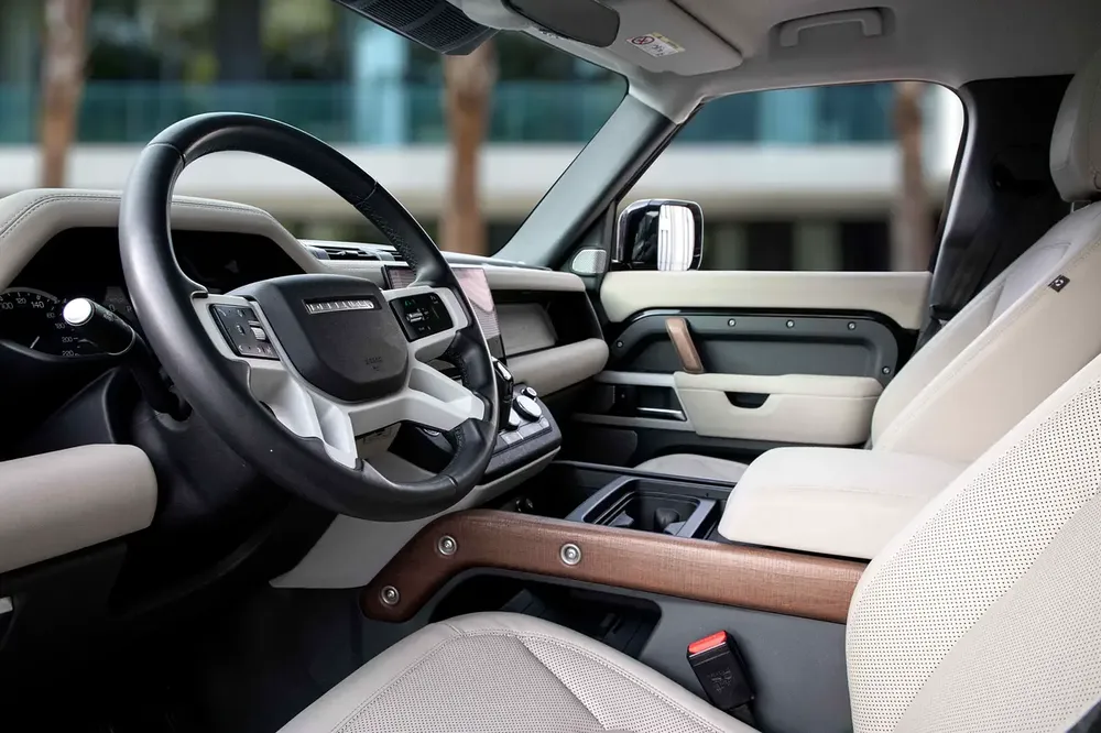 4,700 P.M |  Defender 130 SE | 0% Downpayment | LR Warranty +S/Contract! - Image 9