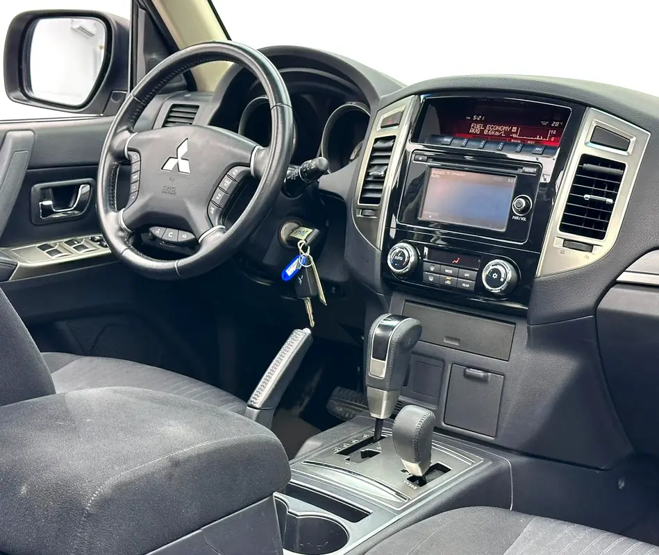 2022 Mitsubishi Pajero GLS, 1 Year Unlimited Km Warranty, Excellent Condition, GCC - Image 11