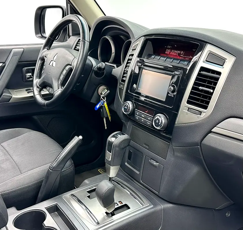 2022 Mitsubishi Pajero GLS, 1 Year Unlimited Km Warranty, Excellent Condition, GCC - Image 12