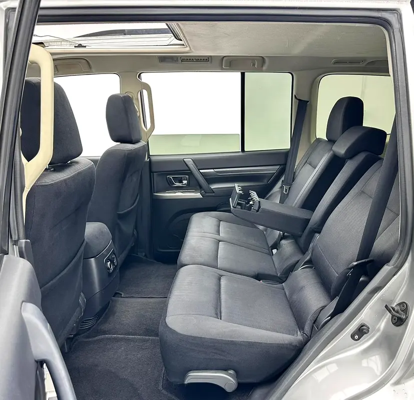 2022 Mitsubishi Pajero GLS, 1 Year Unlimited Km Warranty, Excellent Condition, GCC - Image 17
