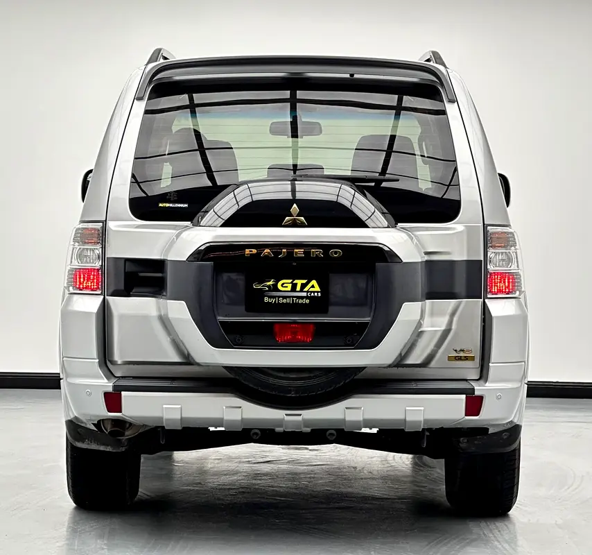 2022 Mitsubishi Pajero GLS, 1 Year Unlimited Km Warranty, Excellent Condition, GCC - Image 5