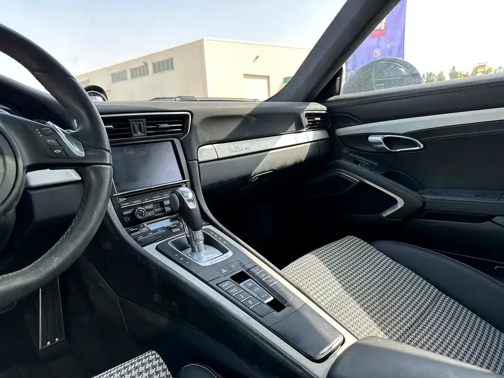 Porsche 911 50th Anniversary | Limited to 1963 Pieces | GCC 2014 | Low Mileage - Image 9