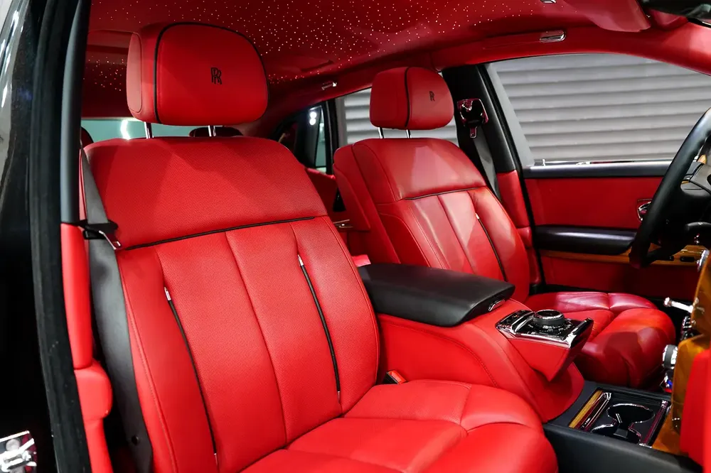 2018 Rolls-Royce Phantom VIII, Rear Entertainment, Starlight Headliner, Very Low KM, GCC Specs!! - Image 7