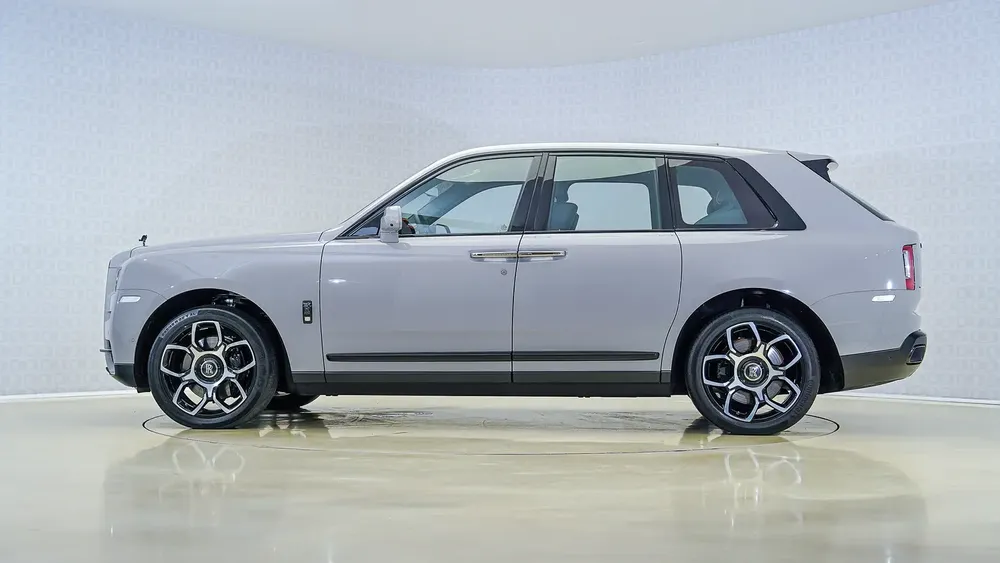 Cullinan Black Badge | AED 20,519 PM | Warranty  Service August 2026 | GCC - Image 9