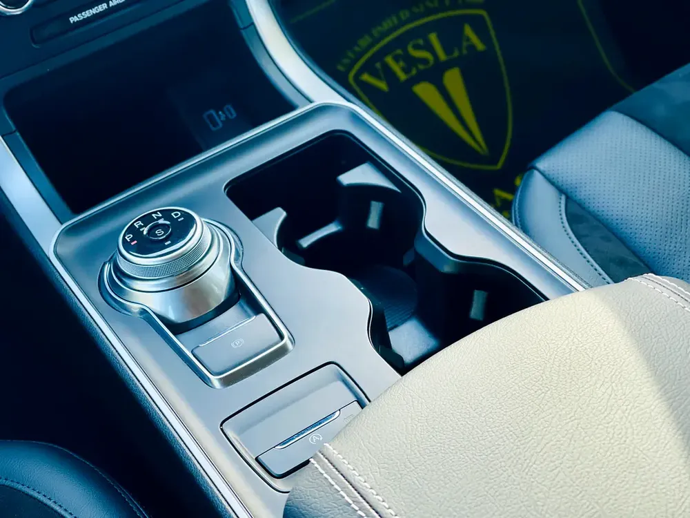 DEALER WARRANTY + FREE SERVICE UNTIL 06/2028 / LEATHER SEATS + BIG SCREEN / IN HOUSE FINANCE - Image 13