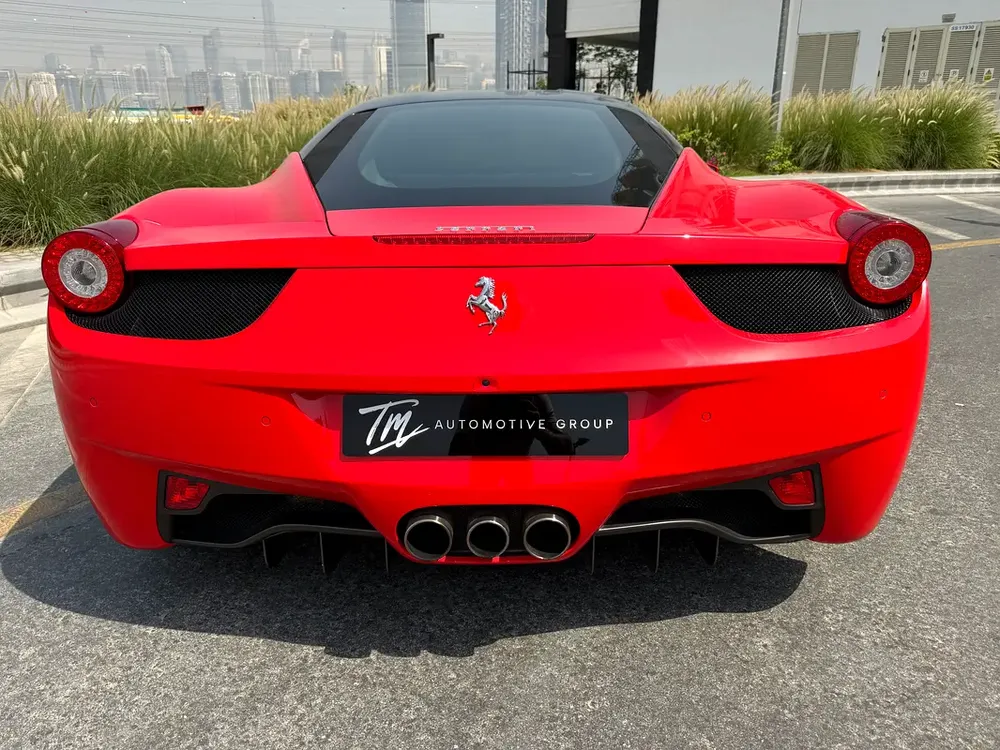FERRARI 458 ITALIA*GCC*CLEAN HISTORY*FULL CARBON PACKAGE*NO ACCIDENT* - Image 7