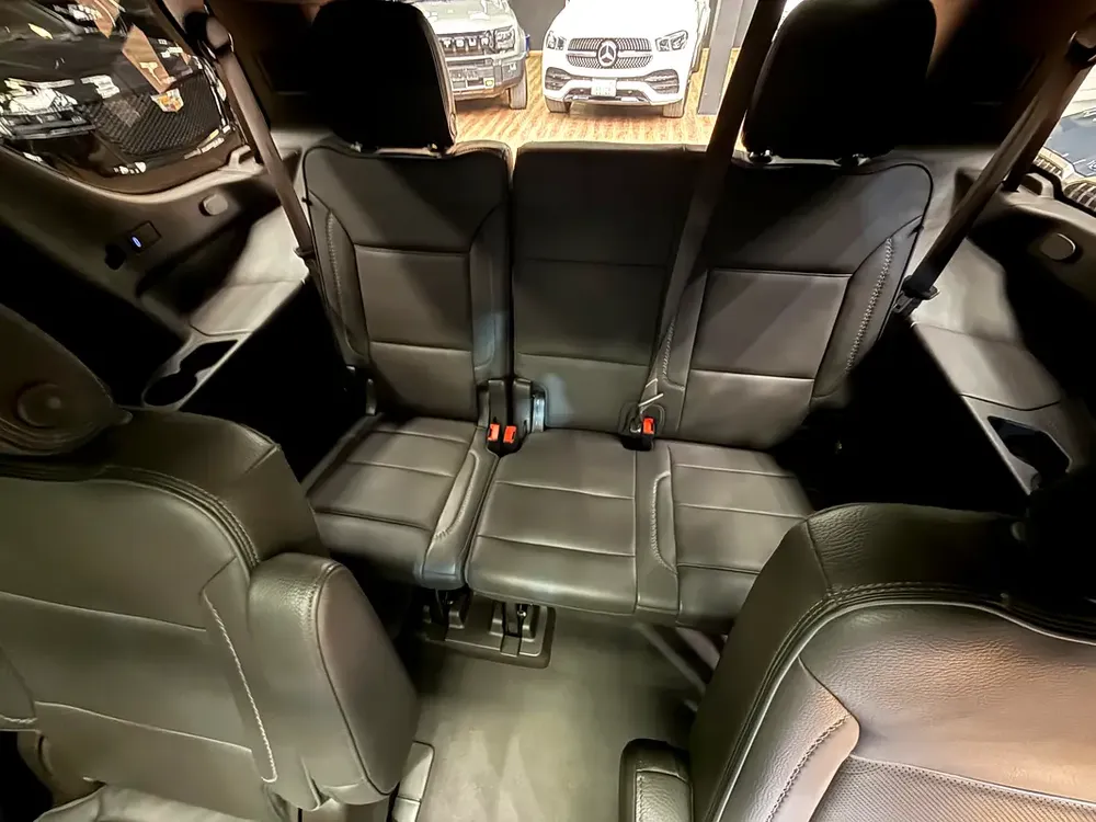 GMC YUKON DENALI 2022GCC UNDER WARRANTY - Image 10