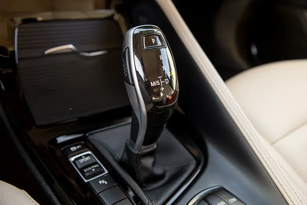 BMW X2 sDrive20i 2023 GCC | Warranty | Flexible D.P. - Image 17