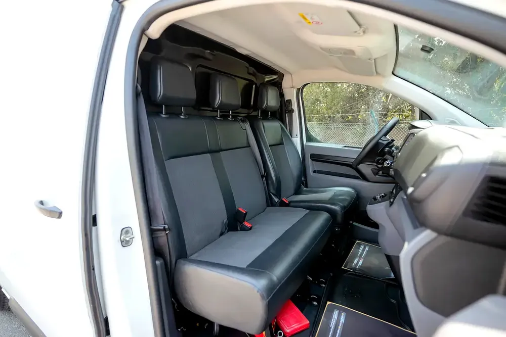 Peugeot Expert | Chiller Van | Diesel | GCC Specs | Ref#P001884 - Image 10