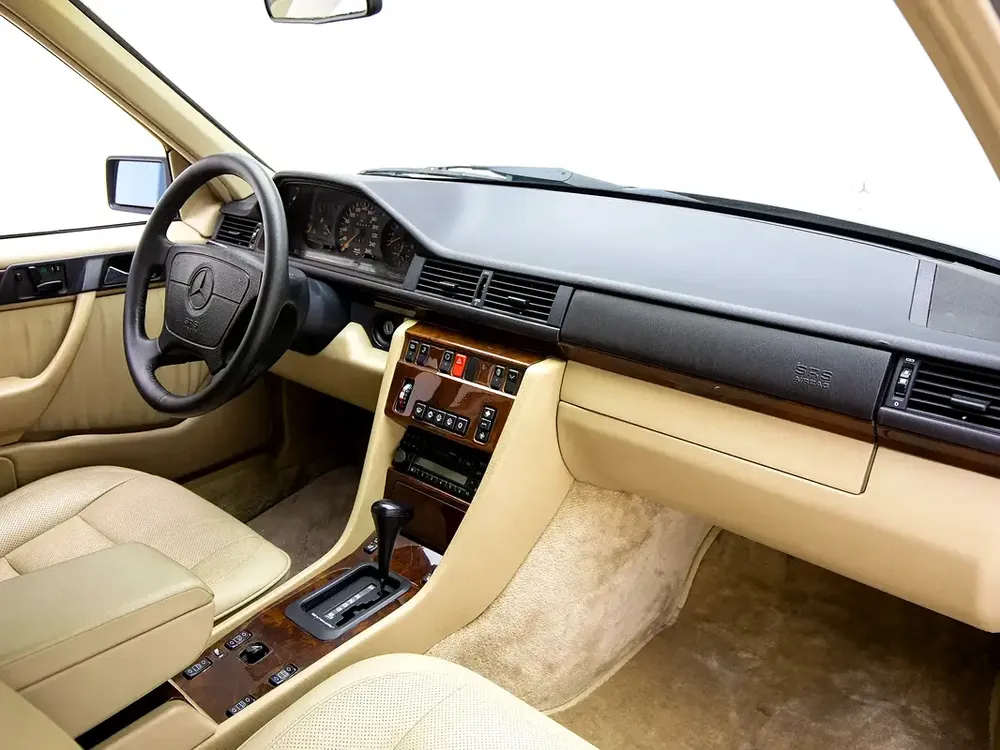 1994 | Mercedes Benz | E 500 | Japanese Spec - Image 10