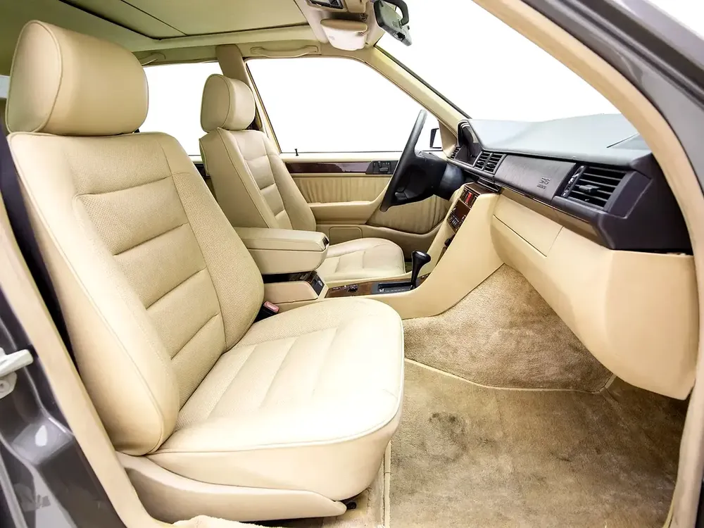 1994 | Mercedes Benz | E 500 | Japanese Spec - Image 11