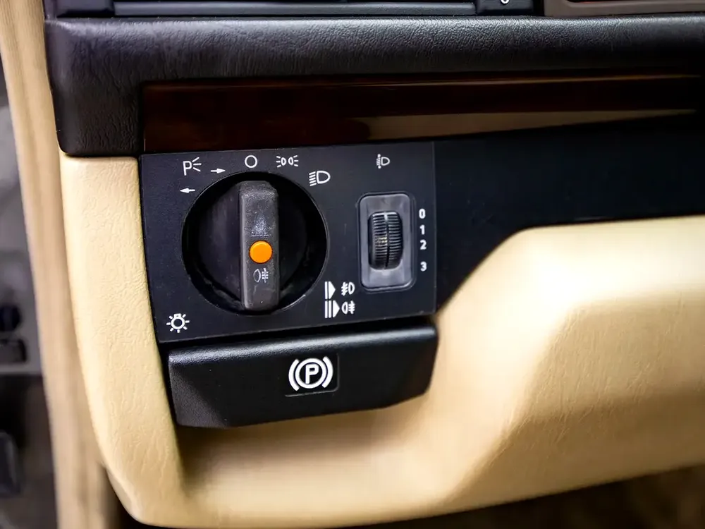 1994 | Mercedes Benz | E 500 | Japanese Spec - Image 14