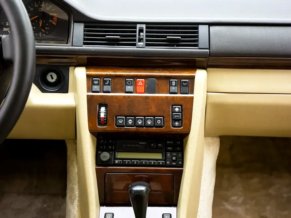 1994 | Mercedes Benz | E 500 | Japanese Spec - Image 15