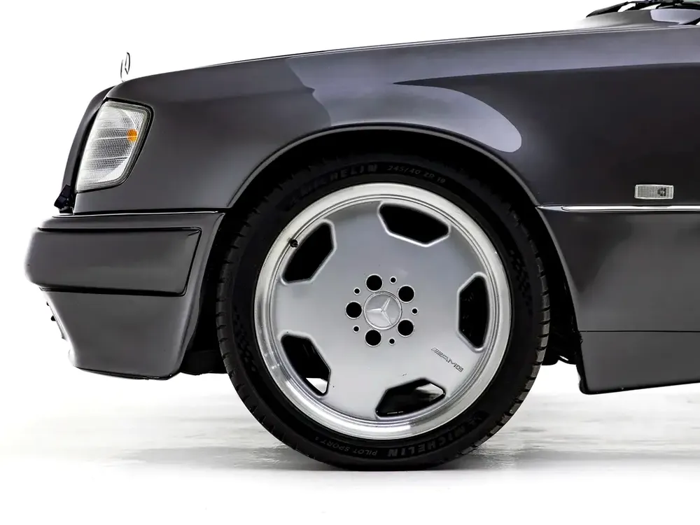 1994 | Mercedes Benz | E 500 | Japanese Spec - Image 20