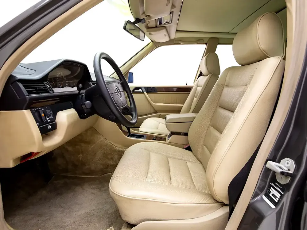 1994 | Mercedes Benz | E 500 | Japanese Spec - Image 9