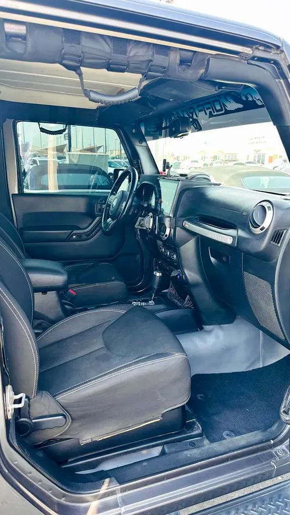 JEEP WRANGLER SHARA 2016 GCC VERY CLEAC CAR NO ACCIDENT - Image 11